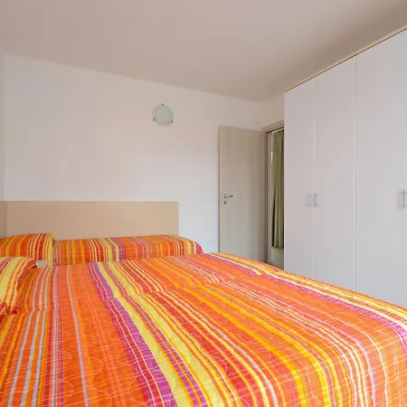 Apartamento Fiore-3 By Interhome